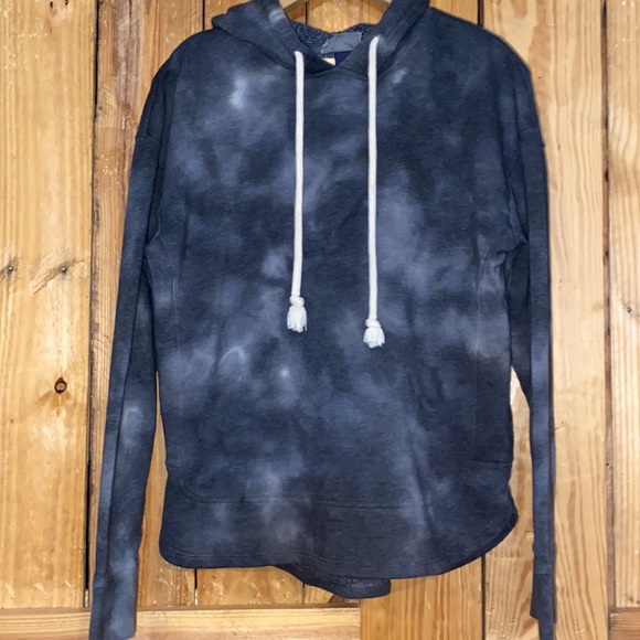 4 for $20 🫶🏻 Universal Thread Hoodie - Picture 2 of 3